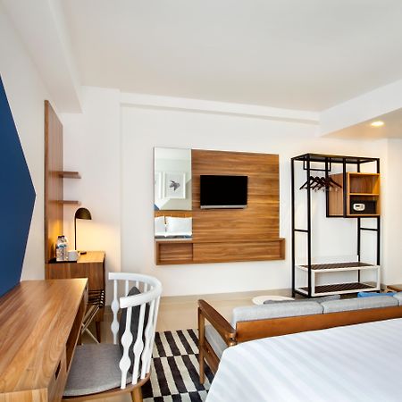 Ibis Budget Cikarang Festival Bekasi Luaran gambar