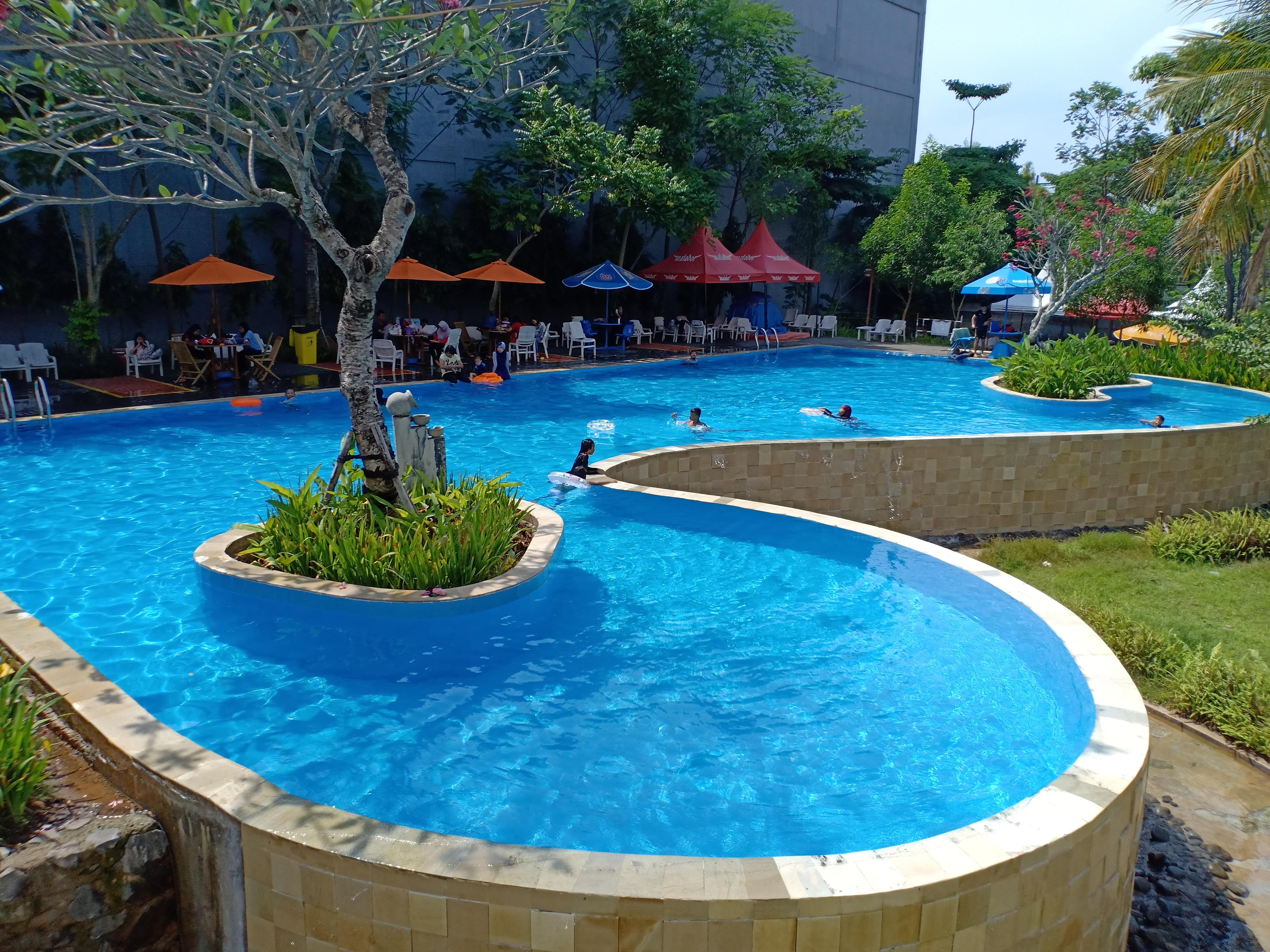 Ibis Budget Cikarang Festival Bekasi Luaran gambar