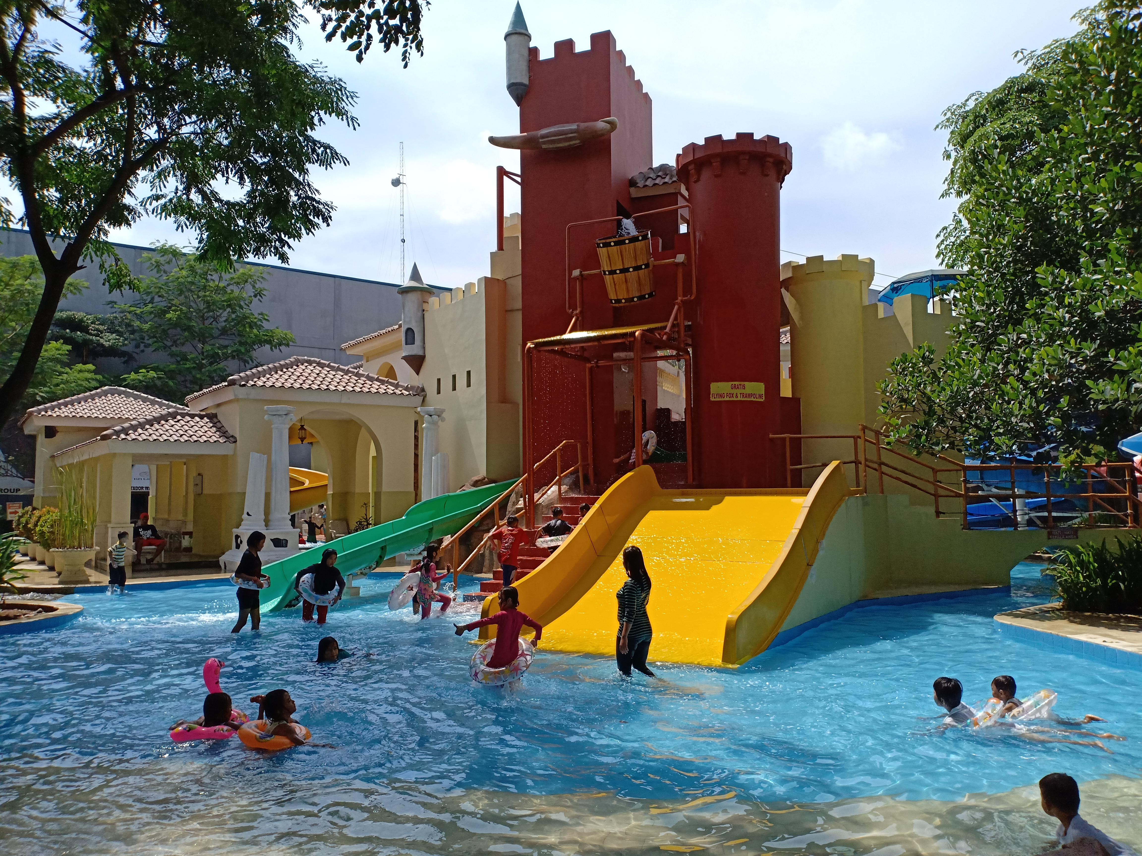 Ibis Budget Cikarang Festival Bekasi Luaran gambar