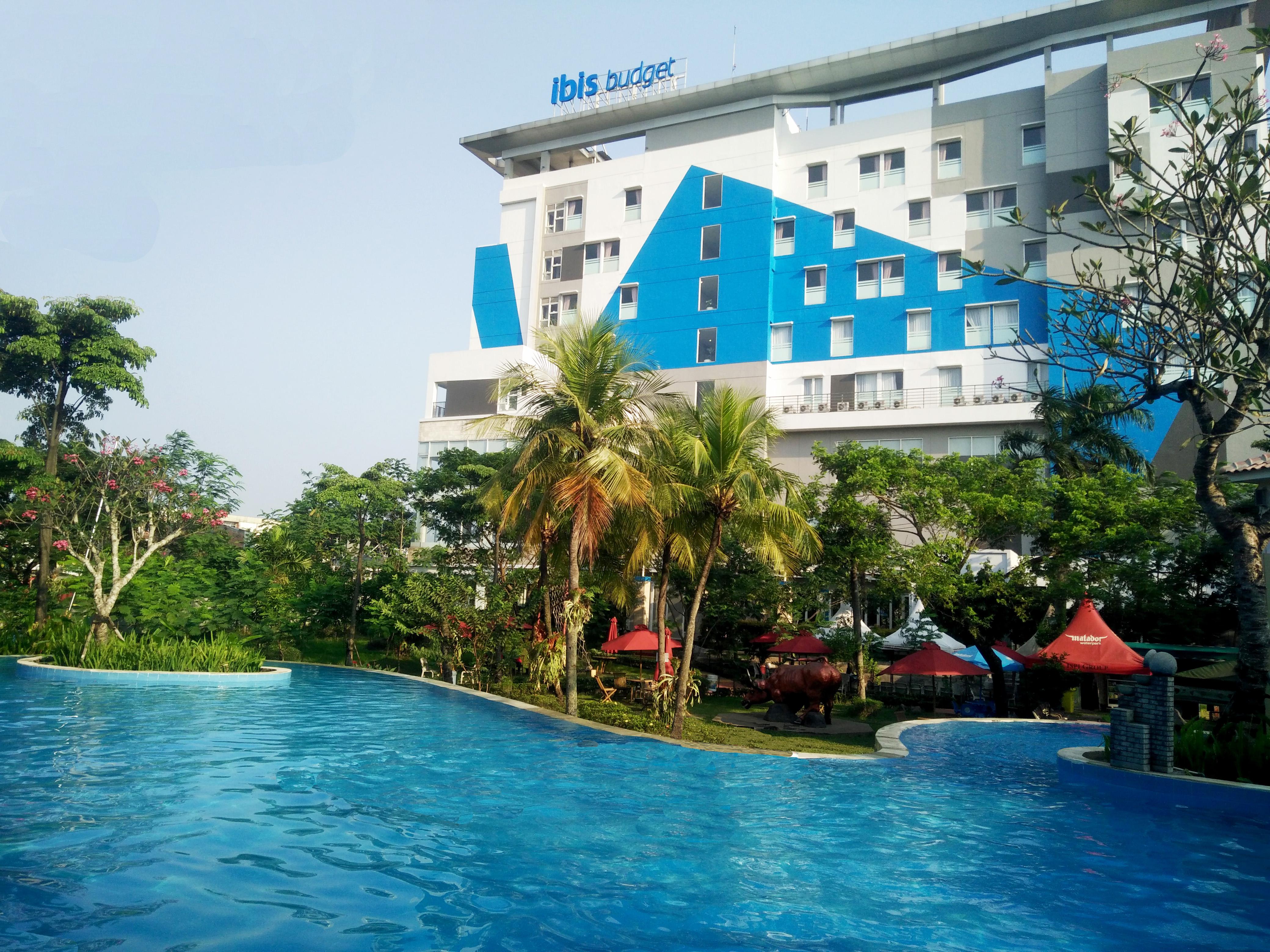 Ibis Budget Cikarang Festival Bekasi Luaran gambar