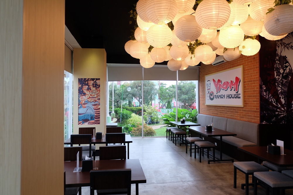 Ibis Budget Cikarang Festival Bekasi Luaran gambar