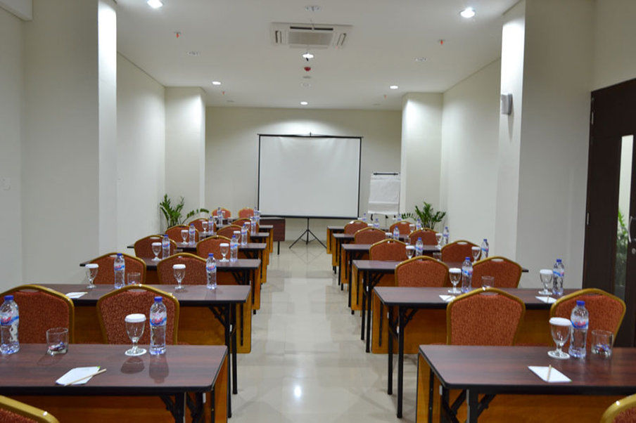 Ibis Budget Cikarang Festival Bekasi Luaran gambar