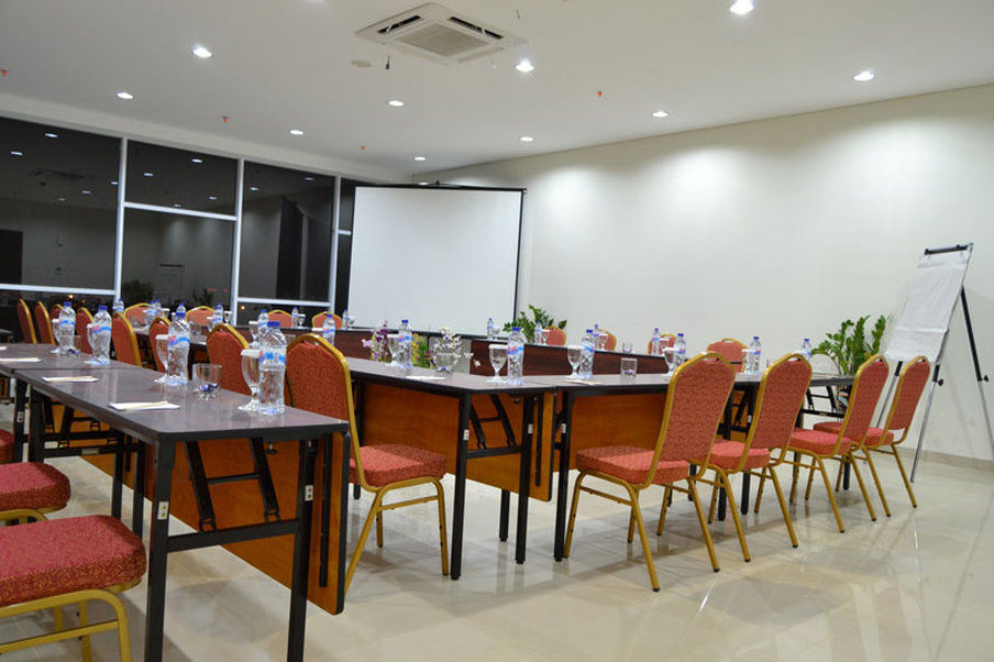 Ibis Budget Cikarang Festival Bekasi Luaran gambar