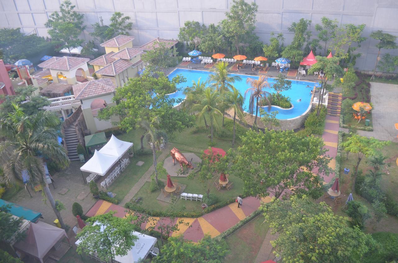 Ibis Budget Cikarang Festival Bekasi Luaran gambar